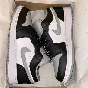 Jordan 1 Low “Smoke Grey” Size 6.5Y